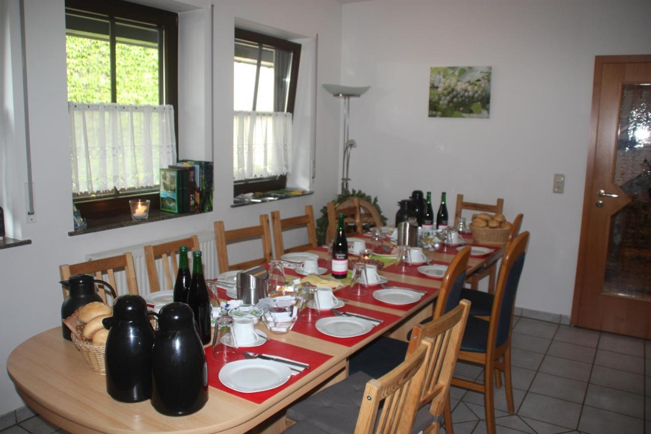 Burg  Weingut Christian Bucher المظهر الخارجي الصورة